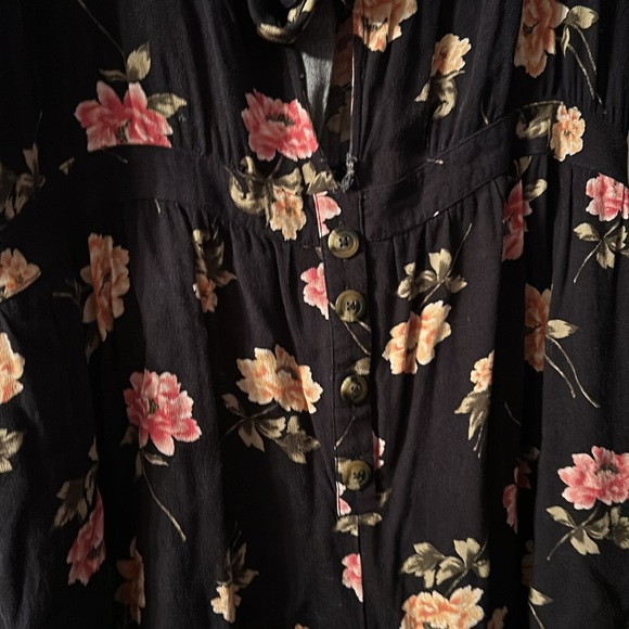 AE Romper 🩷 - Picture 3 of 9